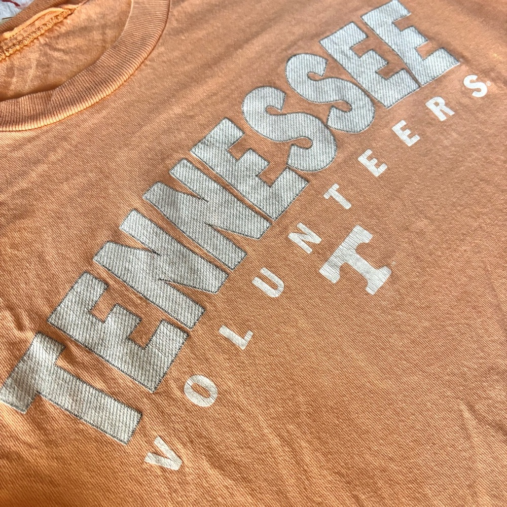 vintage tennessee volunteers pale orange tee vols collegiate wear 🧡🍊🏈🏀 adult S/M
